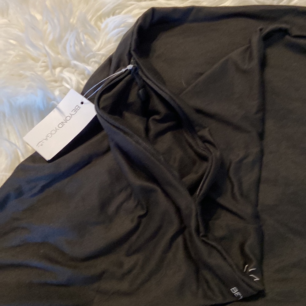 Beyond Yoga Pocket Infinity Scarf very soft and brand new with tags - Picture 4 of 8